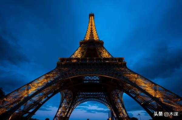 埃菲尔铁塔：巴黎的标志性建筑和工程奇迹